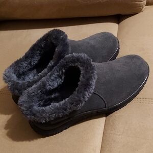 Minnetonka Charcoal Fur-Lined Slip On Mules